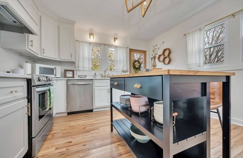 Cullman House | Cullman Cottage 3 bedrooms 4beds 2 baths