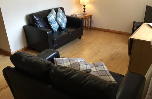 Balloch Apartment | Culloden Apartment Free Parking