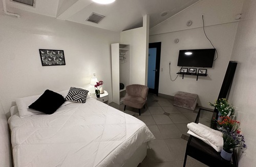 Park West Hostel | Culver City Hostel