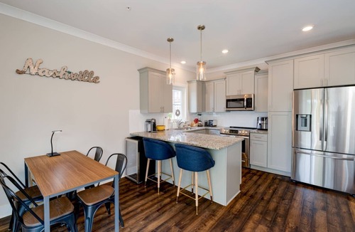 Lakewood Condo | Cumberland Emerald | Walk to Dining