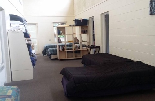 New Plymouth House | Cumberland Lodge/Privacy & Space/LARGE ECONOMY LODGE