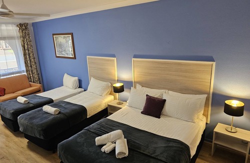 Cessnock Hotel | Cumberland Motor Inn