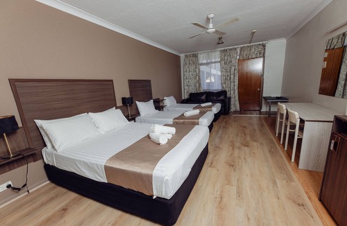Cessnock Hotel | Cumberland Motor Inn