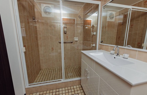 Cessnock Hotel | Cumberland Motor Inn