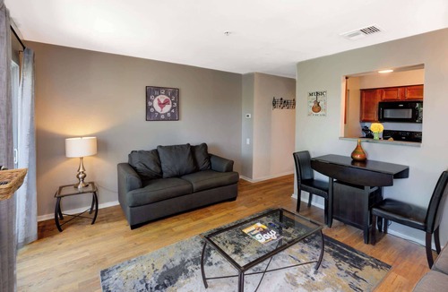 North Capitol Condo | Cumberland River Condo Near DT!