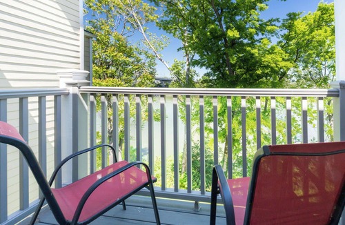 North Capitol Condo | Cumberland River Condo Near DT!