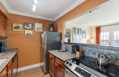 North Capitol Condo | Cumberland River Retreat in the Heart of Music City