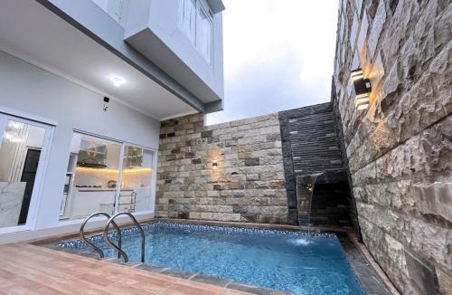 Oro Oro Ombo Villa | Cundamani Villa Batu by Calli Rooms