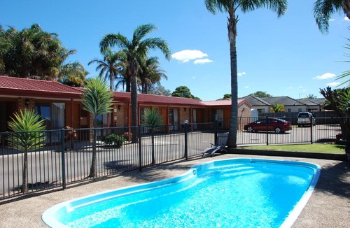 Lakes Entrance Hotel | Cunningham Shore Motel