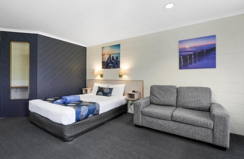 Lakes Entrance Hotel | Cunningham Shore Motel