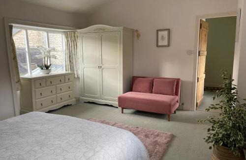 Nailsworth House | Cupcake Cottage: Quintessential Cotswold Cottage