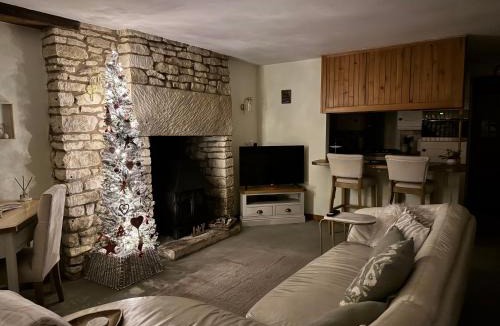 Nailsworth House | Cupcake Cottage: Quintessential Cotswold Cottage