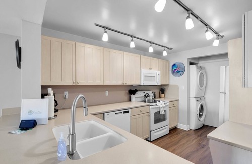 Meadows Condo | Curaçao Key West 2BR Condo w/Pool&Waterfront Dock