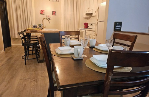 Deseronto Apartment | Curby 2-bedroom apartment is warm and comfortable in Deseronto