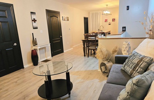 Deseronto Apartment | Curby 2-bedroom apartment is warm and comfortable in Deseronto