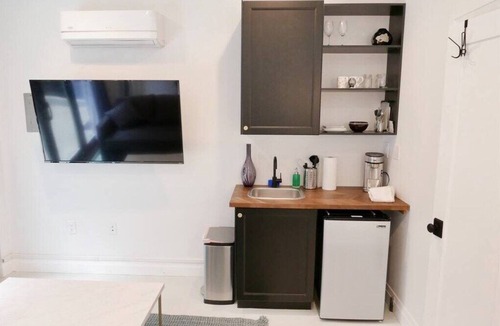 Shaw House | Curious Carriage Rooftop in Shaw