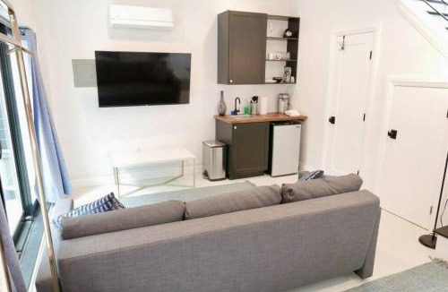 Shaw House | Curious Carriage Rooftop in Shaw