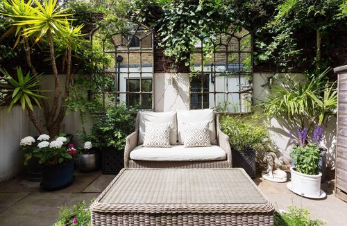 Town House | Curiouser and Curiouser, by Veeve