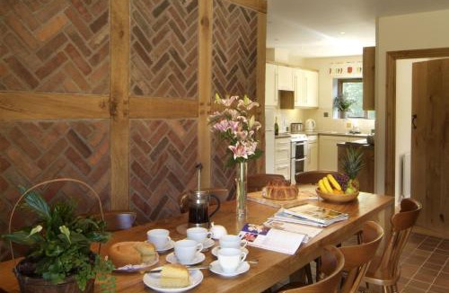 Hope Bowdler House | Curlew Cottage