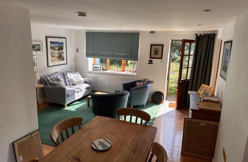 Kilchoman House | Curlew Cottage - Peaceful Setting Stunning Views