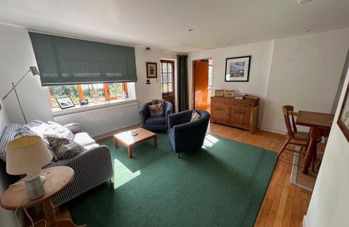 Kilchoman House | Curlew Cottage - Peaceful Setting Stunning Views