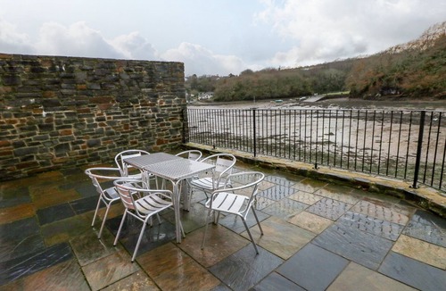 Milford Haven Cottage | Curlew