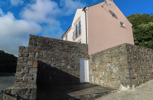 Milford Haven Cottage | Curlew