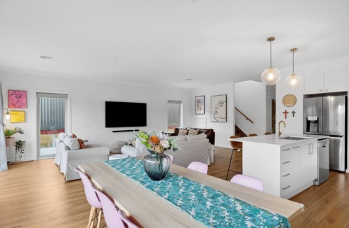 Curlewis House | Curlewis home by the Bay