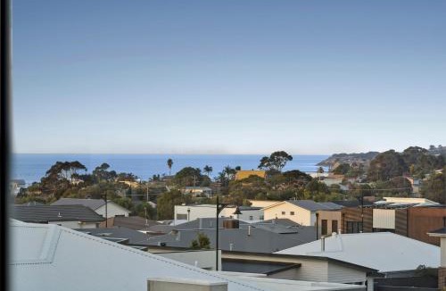 Curlewis House | Curlewis home by the Bay