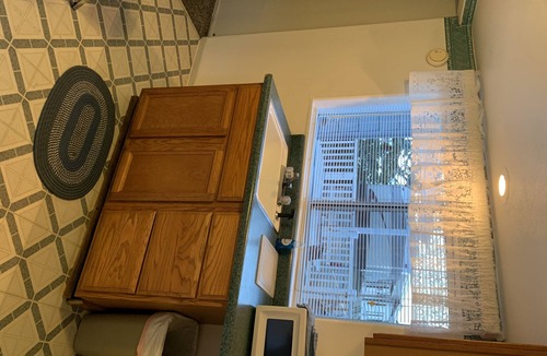 Sekiu Hotel | Curley's, E - Motel - 1 Queen/3 Single/Kitchen