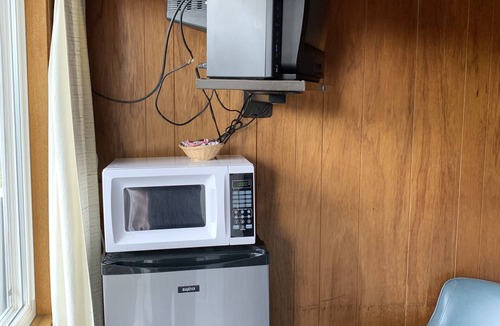 Sekiu Hotel | Curley's Resort & Dive Center