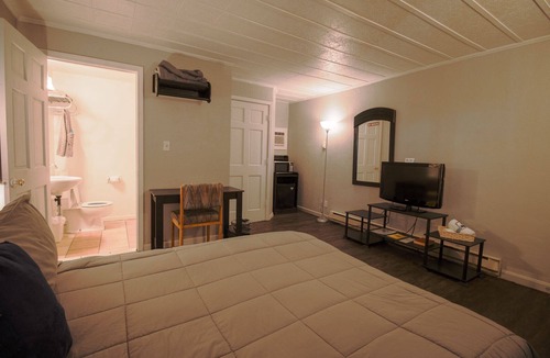 Van Buren Hotel | Current River Inn