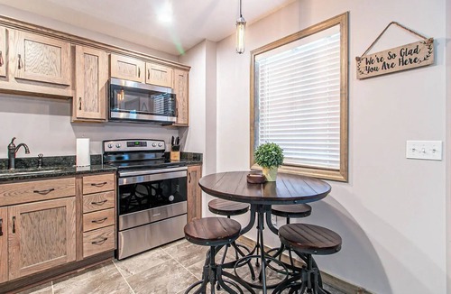 Van Buren Apartment | Current River Retreat 4- 2 Bedroom - Sleeps 6 - Cozy Apartment