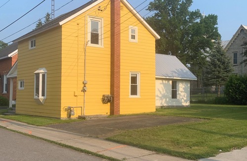 Almonte House | CURRENTLY UNAVAILABLE - DONT BOOK