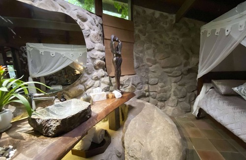 Currumbin Valley Cottage | Currumbin Rainforest Treehouse