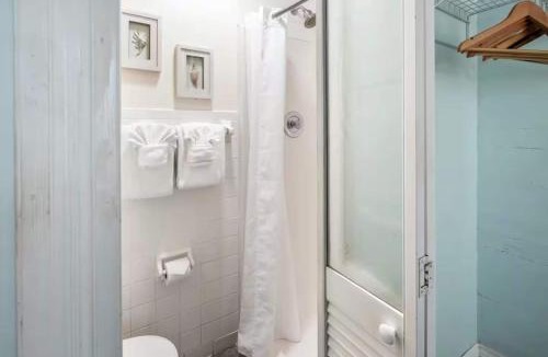 Key West Historic District Apartment | Curry House - Room 5