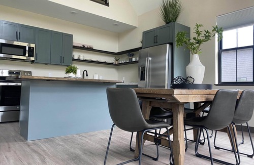 Custer House | Custer's Retreat - 2 BD Cabin