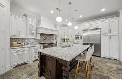 The Woodlands House | Custom and Spacious 7-bedroom home in lovely Shenandoah with AC, pool and access