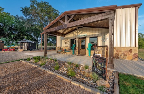 Caldwell House | Custom Barndominium Perfect For Romantic Getaways, Lake or Family Vacations