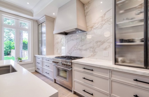 Etobicoke House | CUSTOM BUILD LUXURY 4 BED + 6 BATH HOUSE