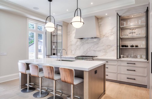 Etobicoke House | CUSTOM BUILD LUXURY 4 BED + 6 BATH HOUSE