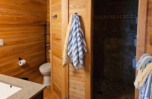 Madison Cabin | Custom-Built Cabin - Quiet Setting - Amazing Views