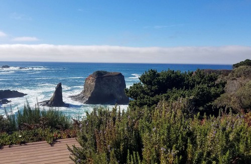 Caspar House | Custom Built Extended Stay Gated Estate on the Edge of Caspar Anchorage Bay