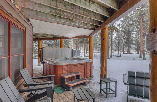 Oregon Water Wonderland Cabin | Custom Built Log Cabin Deschutes River, floating