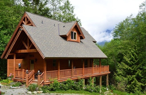 Skykomish Cabin | Custom Cabin On 5 Secluded Acres With Mountain Views!