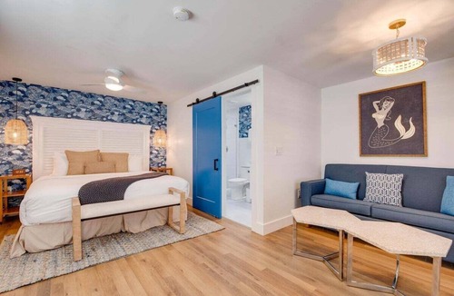 Historic Seaport House | Custom House Inn | 8 BR Suite Compound on Duval!