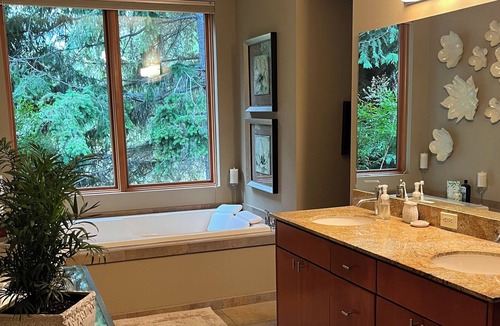 Kingston House | Custom Luxury Home On Golf Course