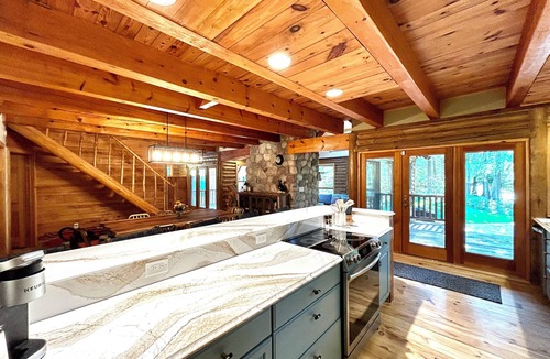 Mayfield Cabin | Custom River Front Property on 10 Acres, Sleeps 19