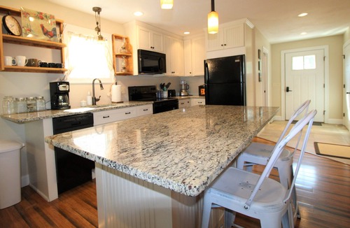 Northwest Harwich Apartment | Custom Spacious Apartment (2285)