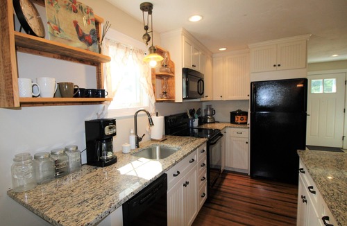 Northwest Harwich Apartment | Custom Spacious Apartment (2285)